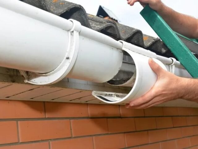 Gutter Repair in West Columbia: Signs, Costs, and Fixes