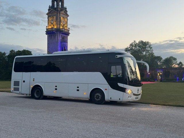 How to Book East Midlands Airport Pick Up with a Private Driver
