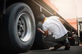 Mobile Truck Repair vs. Towing: A Practical Cost Consideration for Atlanta Fleets